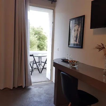 Bed & Breakfast Unique Art