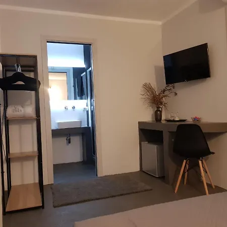 Unique Art Bed & Breakfast