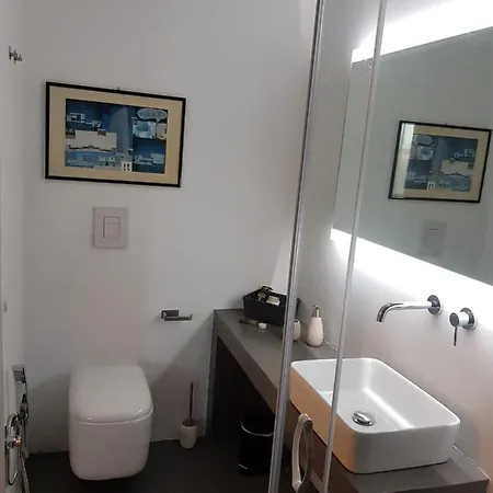 Unique Art Bed & Breakfast *