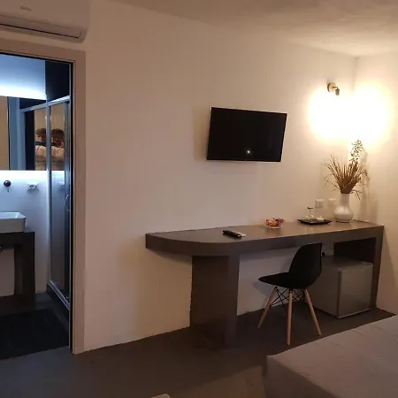 Unique Art Bed & Breakfast