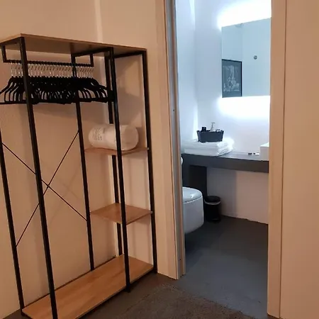 Unique Art Bed & Breakfast