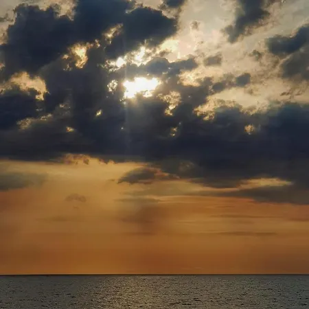 Unique Art Bed & Breakfast 3*