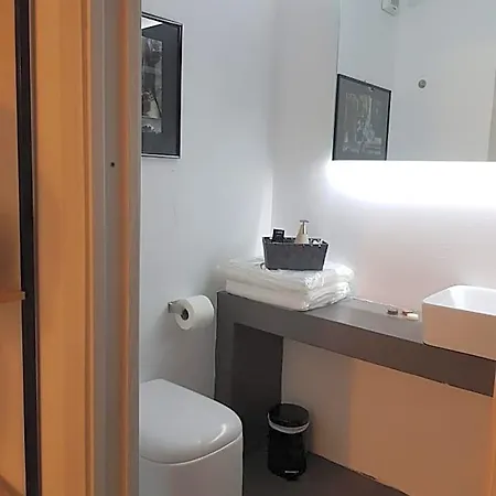 Unique Art Bed & Breakfast 3*